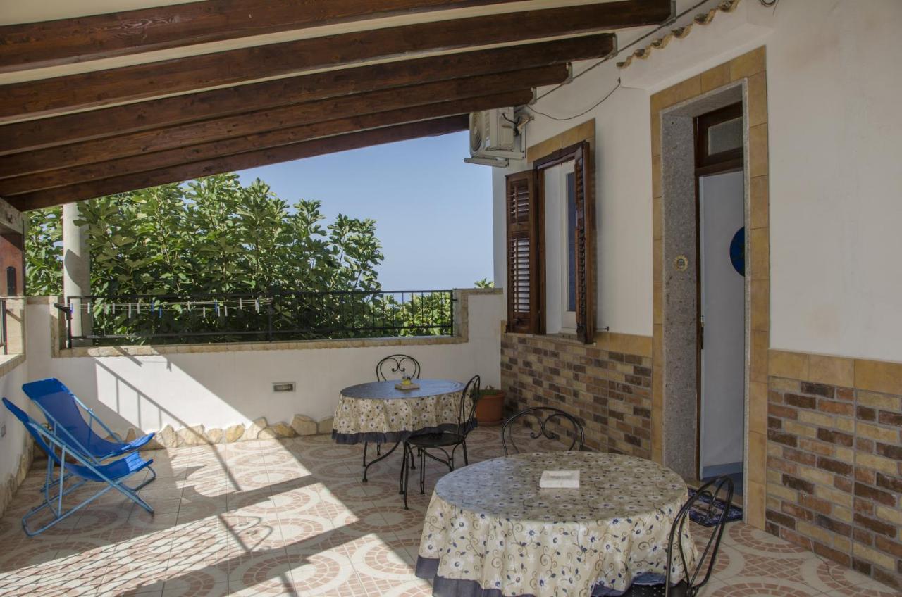 Appartamenti Da Clarissa Macari Exterior foto