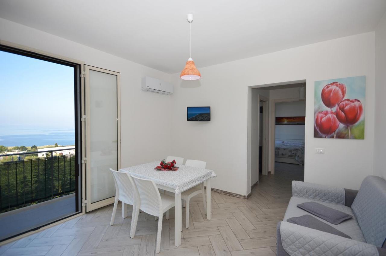 Appartamenti Da Clarissa Macari Exterior foto