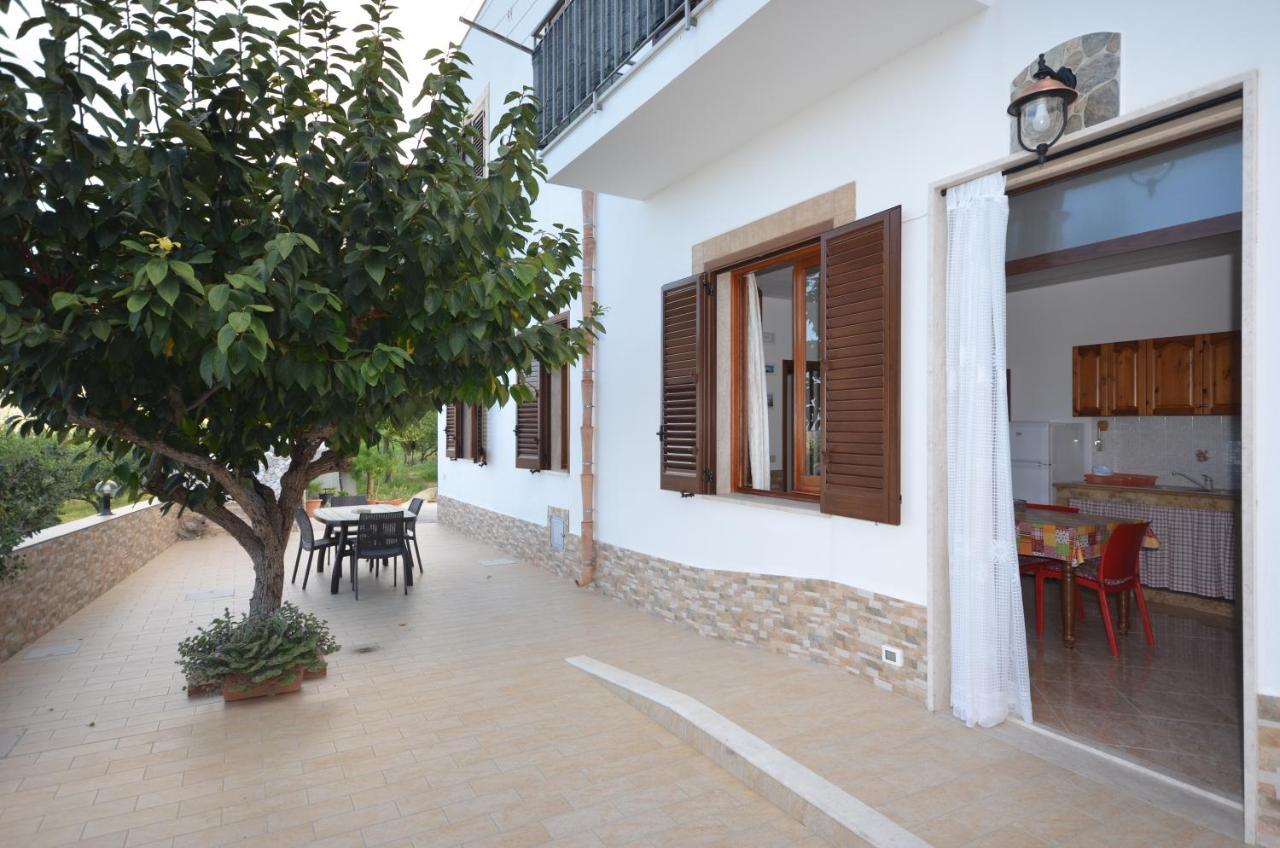 Appartamenti Da Clarissa Macari Exterior foto